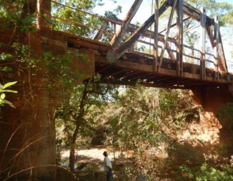 Ponte sobre o Córrego Chumbo-Lajeado